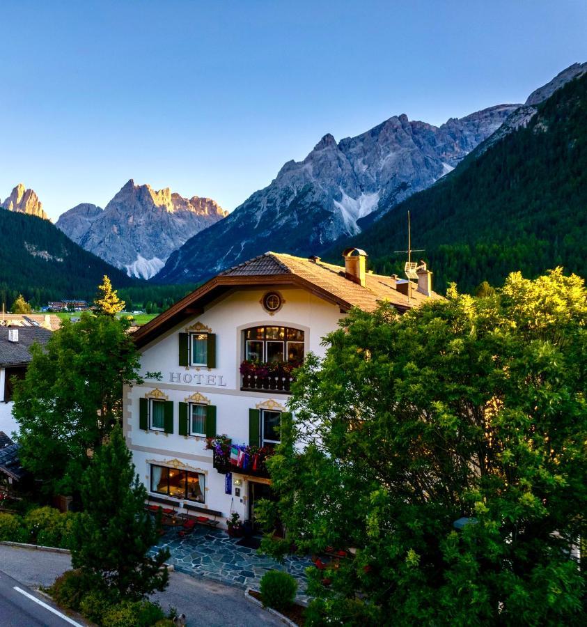 Hotel Holzer Sexten Екстериор снимка