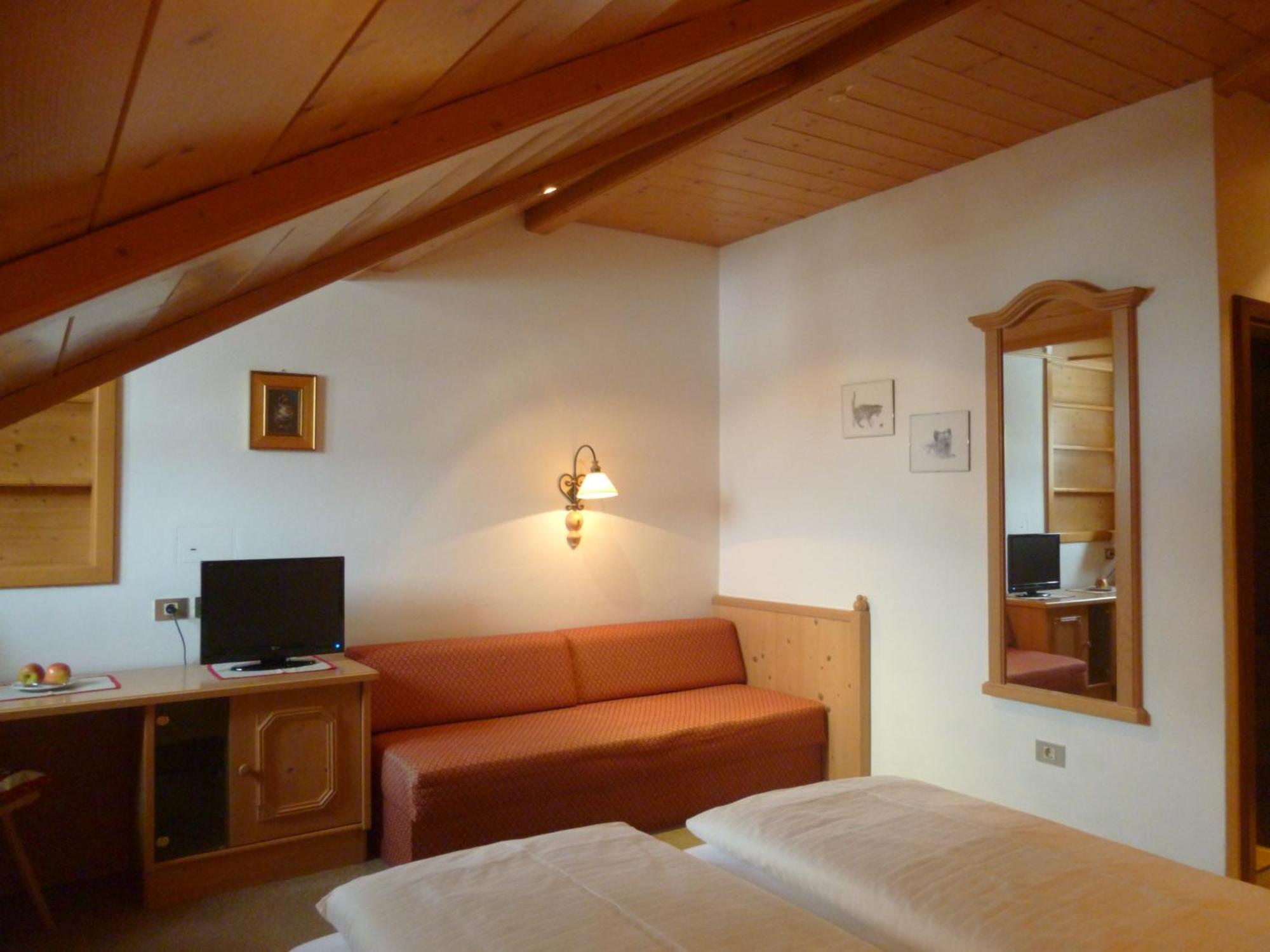 Hotel Holzer Sexten Стая снимка